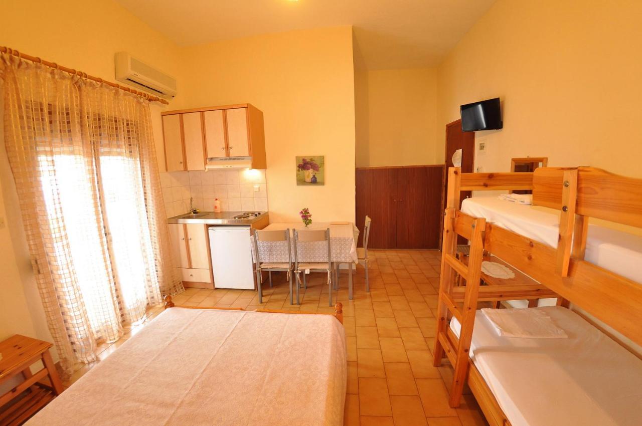 Achilleas Rooms Sívota Esterno foto