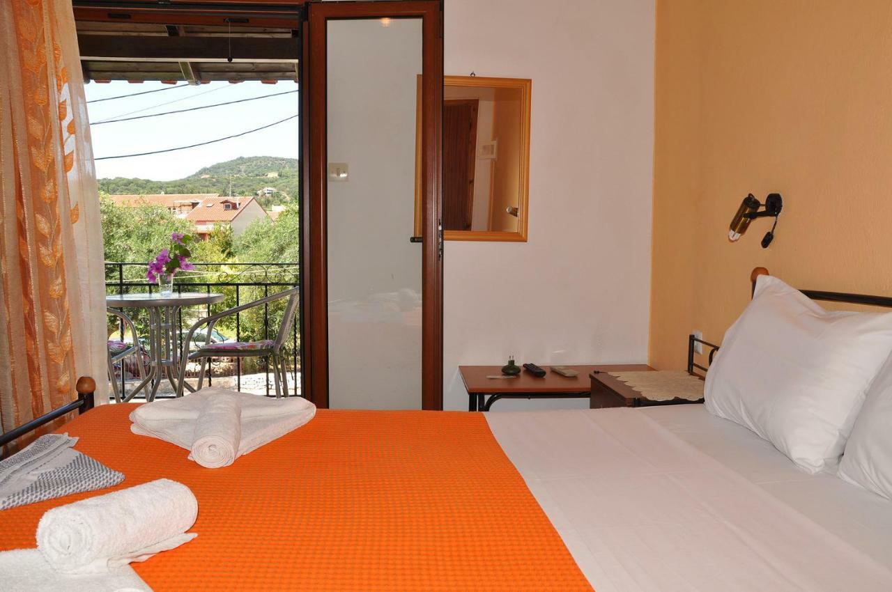 Achilleas Rooms Sívota Esterno foto